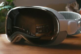 Apple’s Latest AI Tools Coming to Vision Pro in April, Developer Preview Now Available