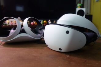 Meta Quest 3S or PSVR2? Which headset to buy during Cyber Week