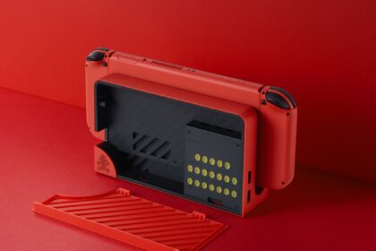 Nintendo Switch - OLED Model - Mario Red Edition_01