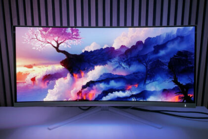 Philips Evnia 34M2C8600 review - OLED and Ambiglow in a gaming monitor