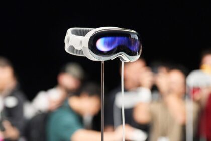 Apple ‘Vision Air’ Rumored for 2027, Reportedly 40% Lighter and 50% Cheaper Than Vision Pro