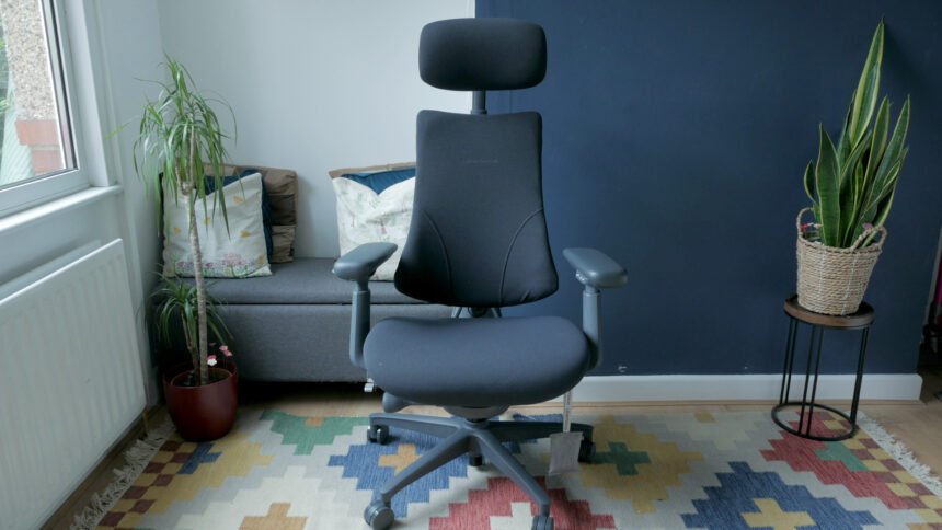 Libernovo Omni review - gaming chairs just gained motors