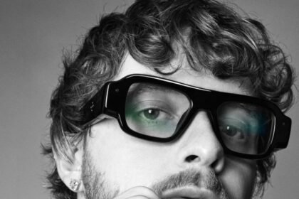 Snap reveals SPECS AR glasses. They look surprisingly stylish and cost a pretty penny